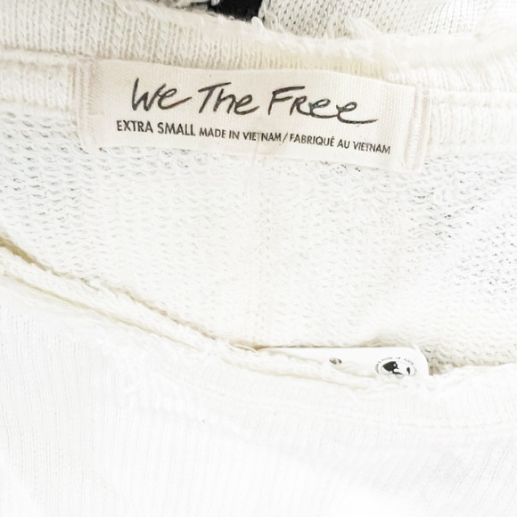 NEW Free People Off My Mind Cropped Fray Edge Hem Oversized T-Shirt Nilla Cream - Picture 2 of 4